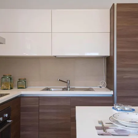 Two-bedroom In Feriehus Ližnjan