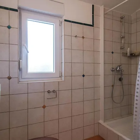 Two-bedroom In Ližnjan