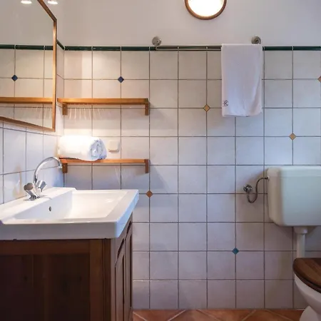 Two-bedroom In Ližnjan